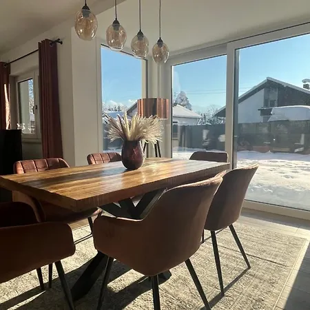 Uniqe I 95qm I Bergblick I Garten I Bbq I Seenah Apartment Prien am Chiemsee