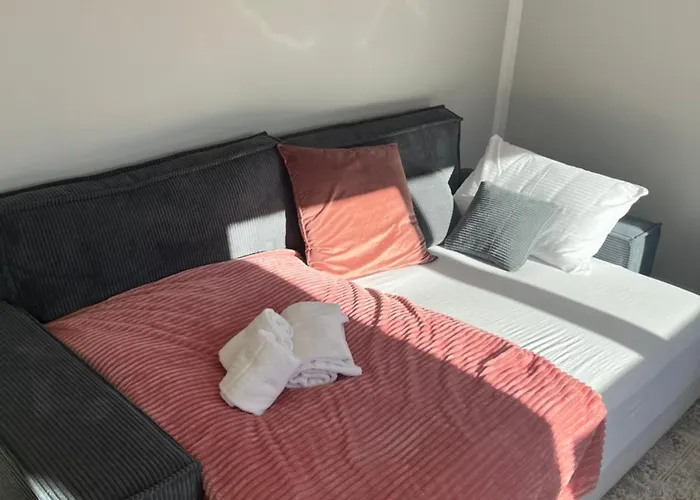 Uniqe I 95qm I Bergblick I Garten I Bbq I Seenah Prien am Chiemsee